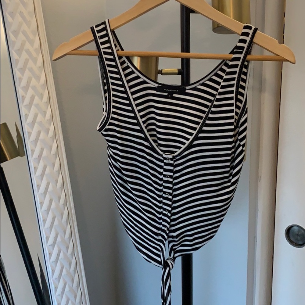 Crop cut tank top